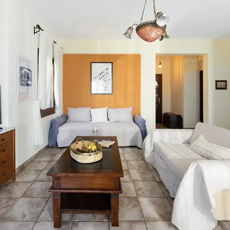 Thalia- 2 Bedroom Beachfront Apartment! *