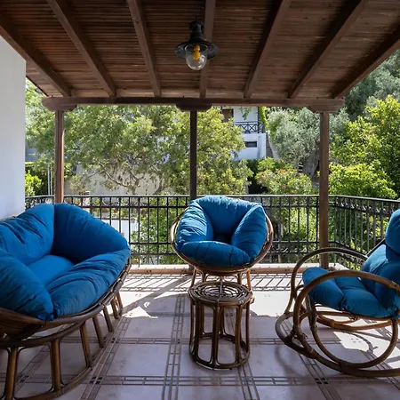 Appartamento Thalia- 2 Bedroom Beachfront Apartment!