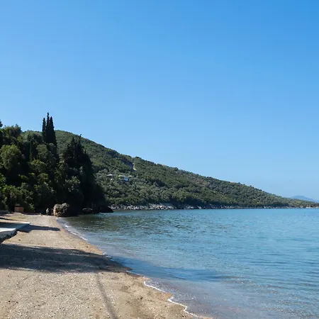 Thalia- 2 Bedroom Beachfront Apartment! Appartamento